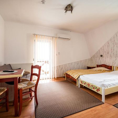 Hotel Sugas Sfântu Gheorghe Exterior foto