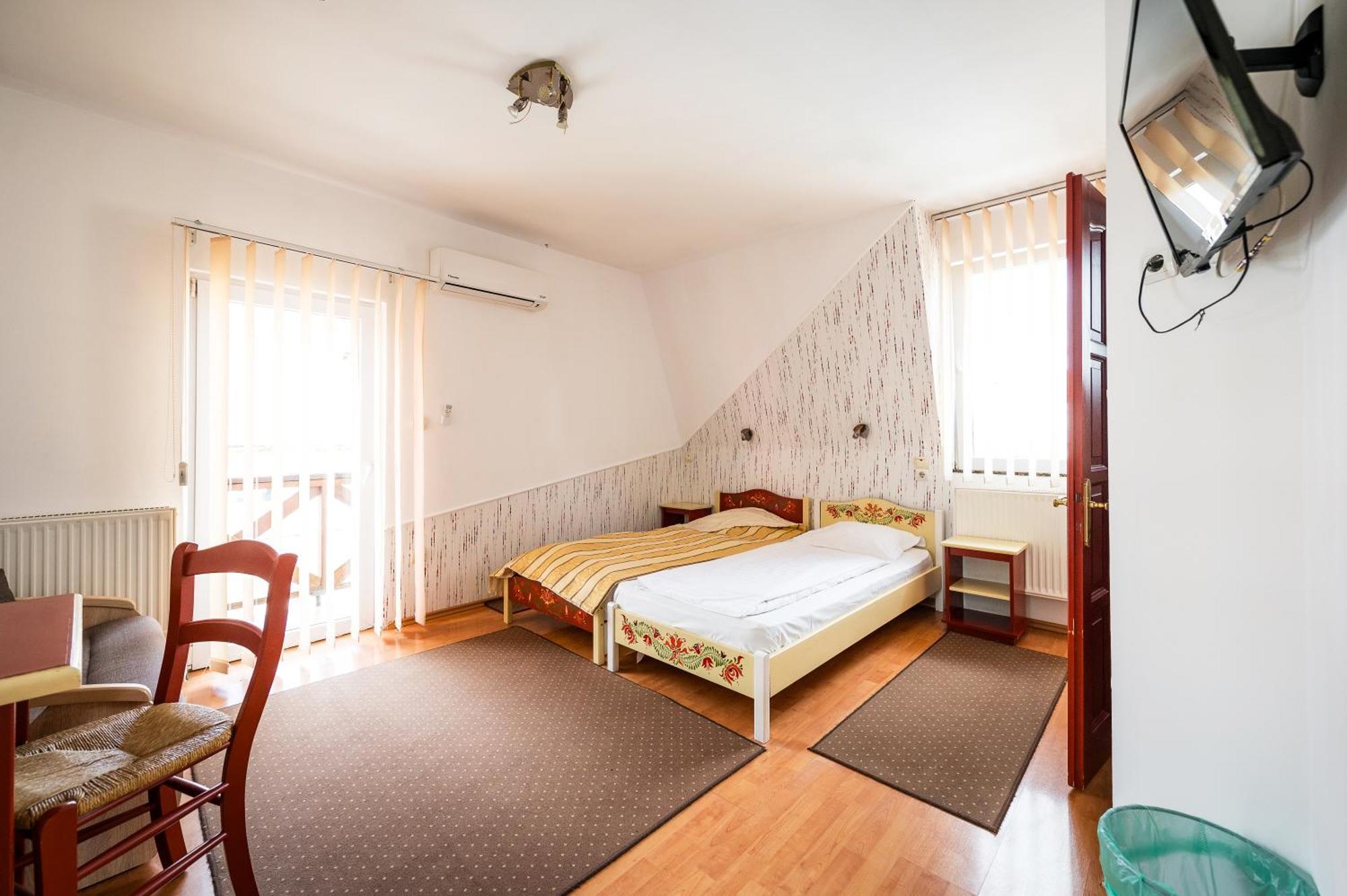 Hotel Sugas Sfântu Gheorghe Exterior foto